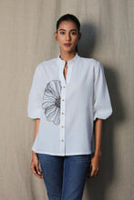 Load image into Gallery viewer, White big flower shirt