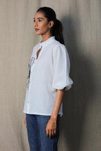 Load image into Gallery viewer, White big flower shirt