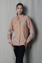 Load image into Gallery viewer, Beige leaf shirt
