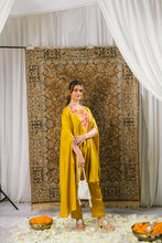 Load image into Gallery viewer, Kesariya kaftaan