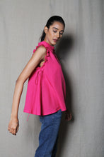 Load image into Gallery viewer, Sleeveless pink top
