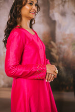 Load image into Gallery viewer, Rani kurta
